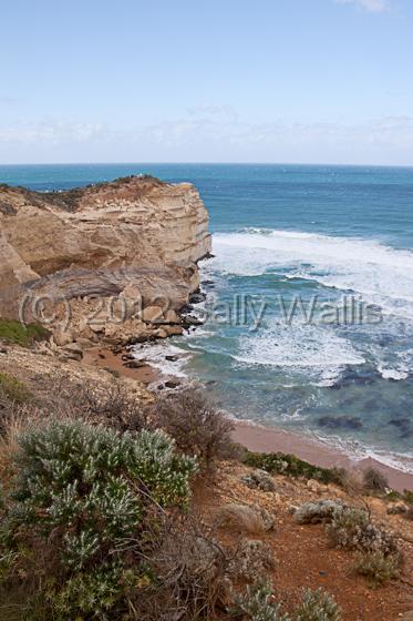 IMG_6889-Edit.jpg - Sandstone cliffs falling to the Southern Ocean in Victoria, Australia