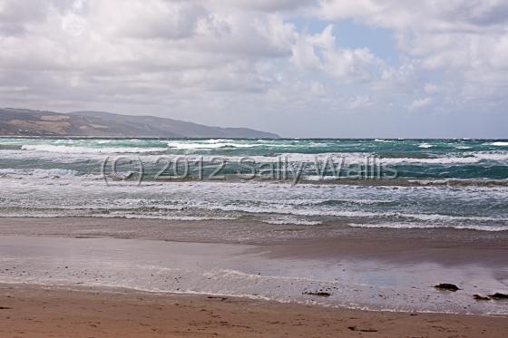 IMG_6922-Edit.jpg - Waves hitting the shoreline of Australia, rollling in from Antarctica